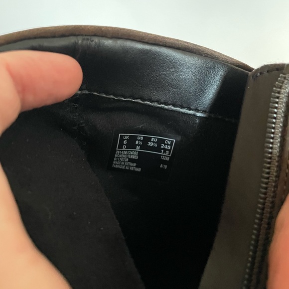 Clarks Womens Booties - Picture 4 of 5